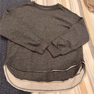 EVALESS Women’s Crewneck Sweatshirt – Gray, Size M (US 8–10)
New without tags